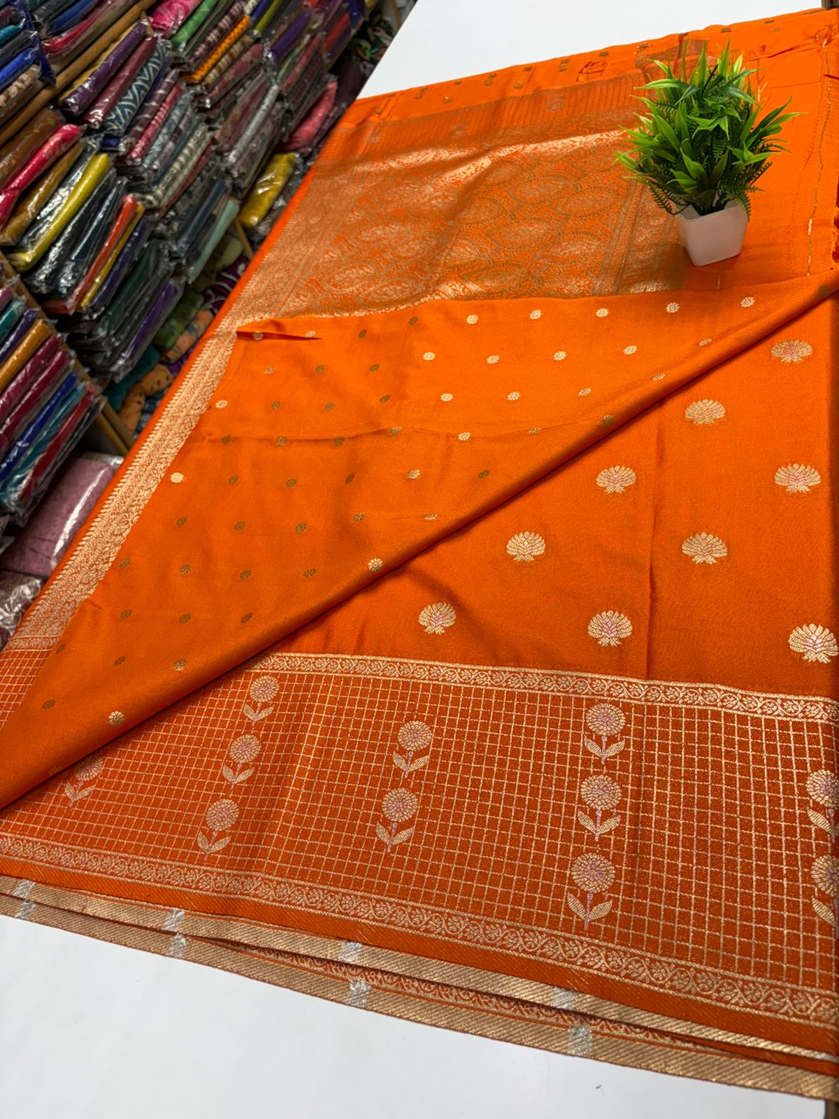 ✨ Premium Quality Georgette Crepe Silk Saree with All-Over Buttas ✨
