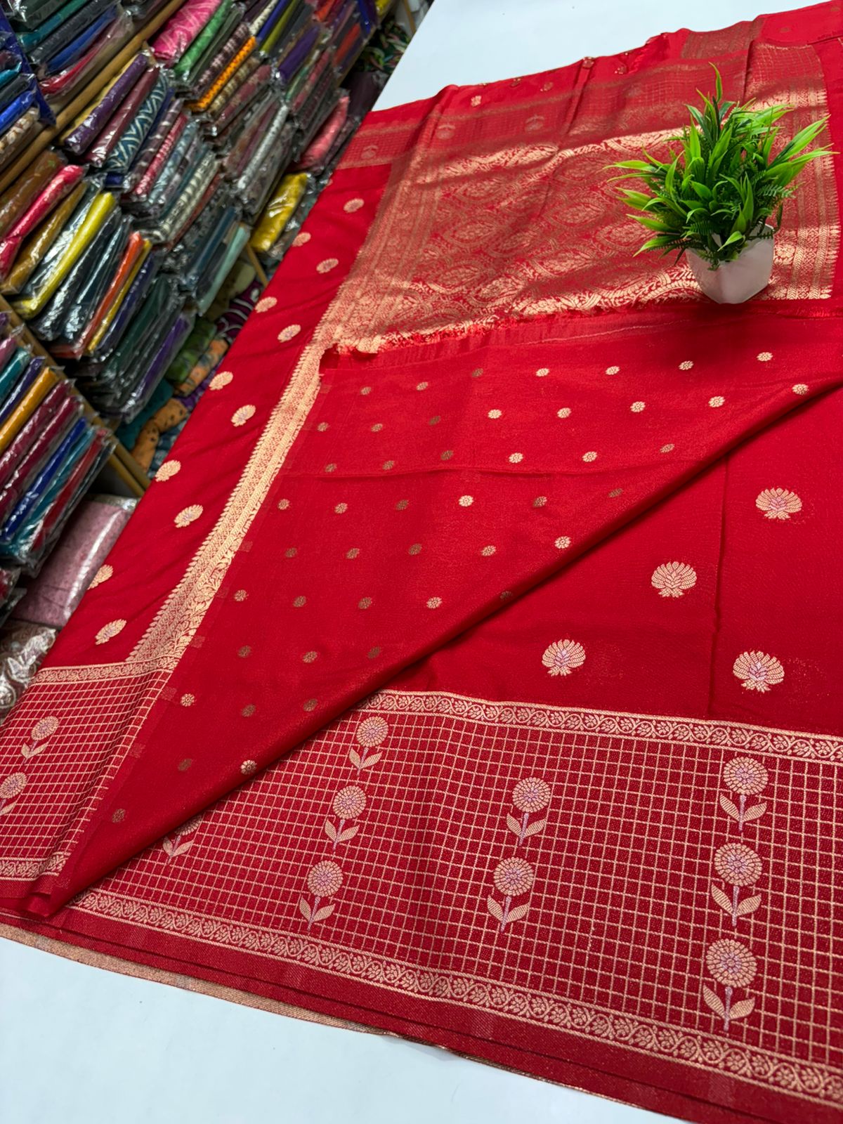 ✨ Premium Quality Georgette Crepe Silk Saree with All-Over Buttas ✨
