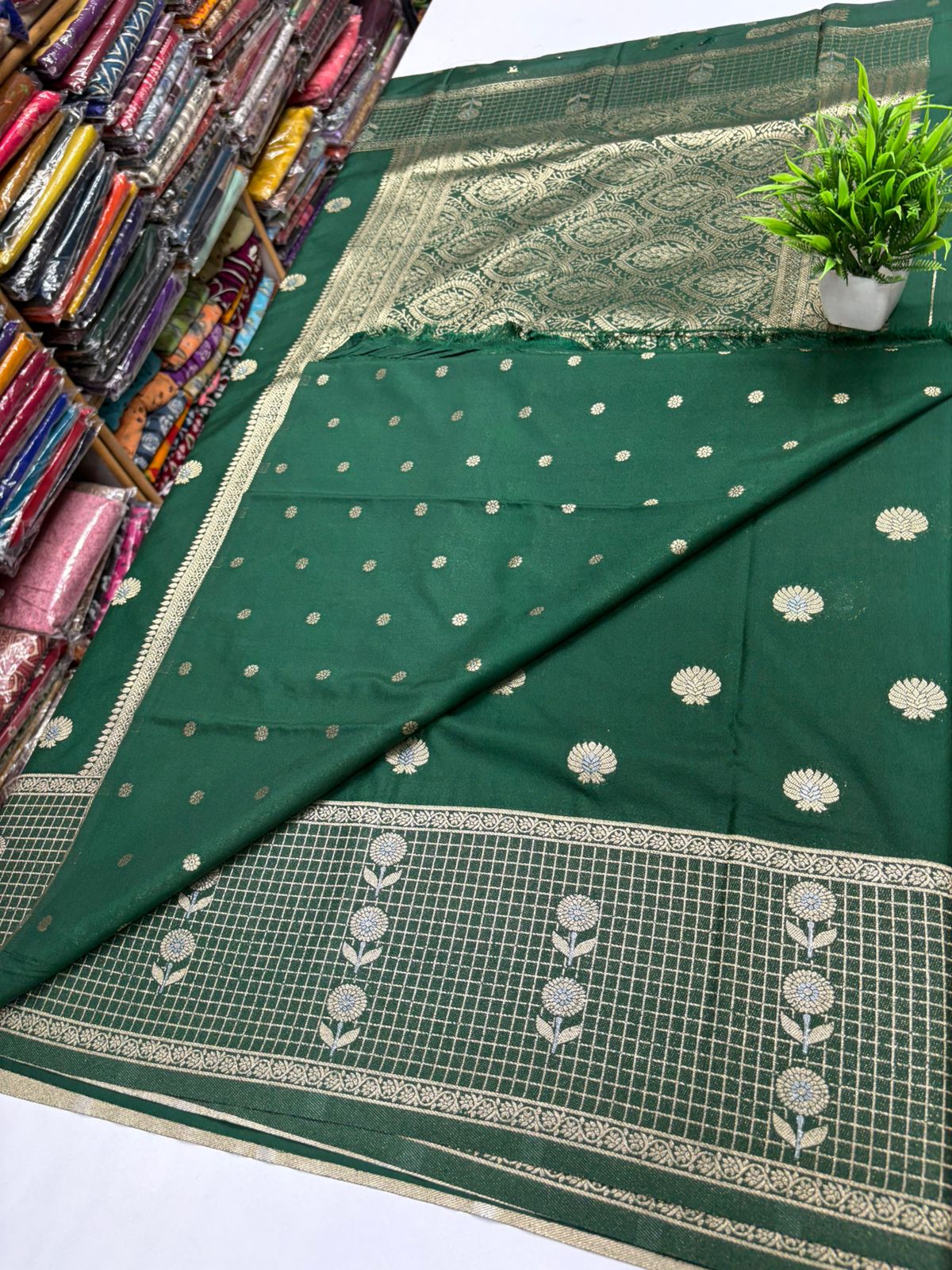 ✨ Premium Quality Georgette Crepe Silk Saree with All-Over Buttas ✨