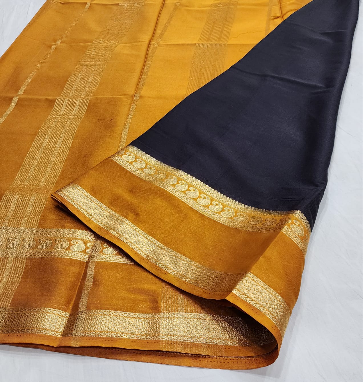 Mysore crepe silk bentex contrast border