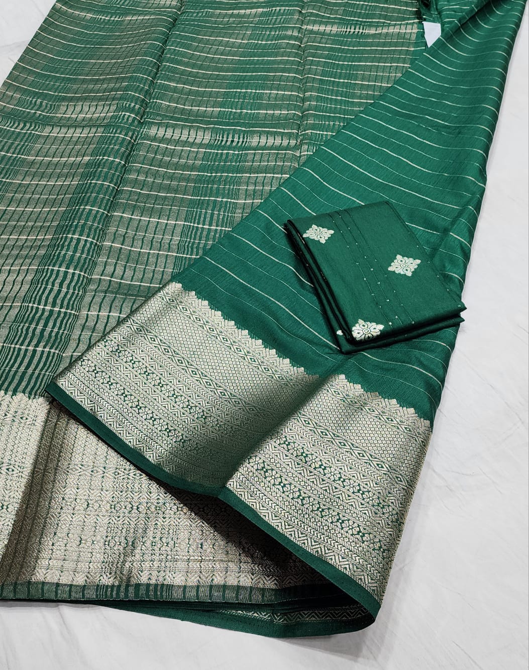 Semi Cotton viscose saree! Fancy blouse !